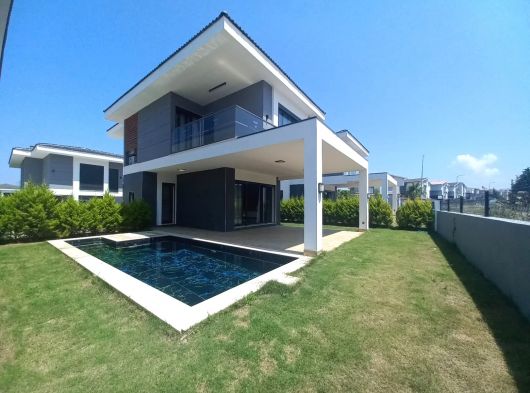 KUŞADASI'NDA DENİZE 1000 MT  MÜSTAKİL   3+1 LUX VİLLALAR